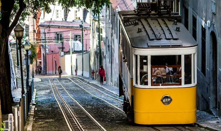 Portugal, Lisabon- stara uspinjača Gloria