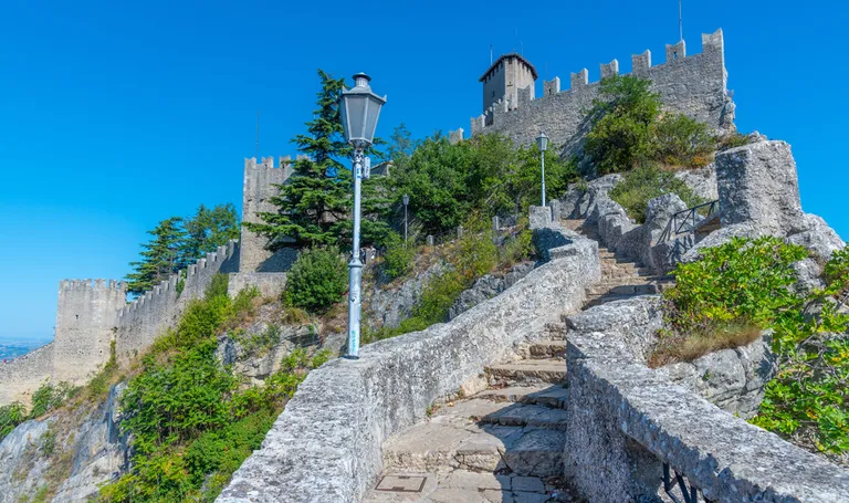 San Marino – stubište koje vodi do Guaite – prve kule San Marina
