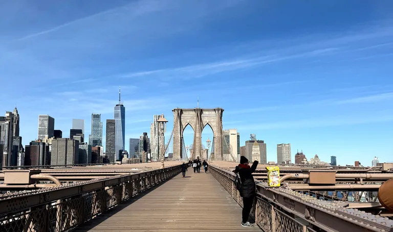 Brooklyn Bridge pogled na Manhattan