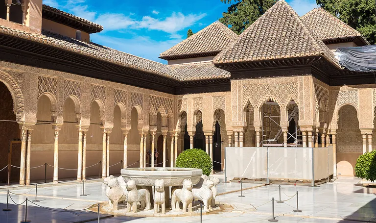 Andaluzija, Granada – čuveno Lavlje dvorište u palači Alhambra