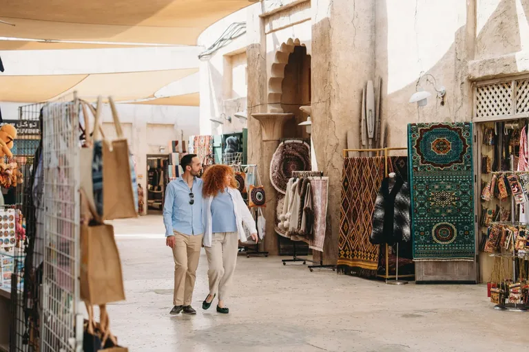 Tradicionalni souk u Dubaiju i arapska kultura