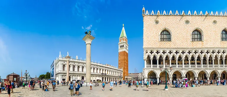 Italija, Venecij- Piazzetta San Marco s Duždevom palačom i Campanileom