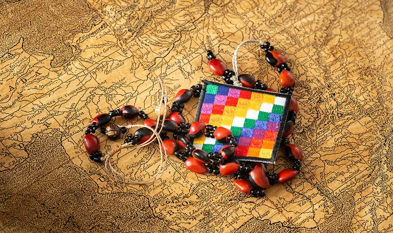 Bolivija, suveniri šarenih boja dostupni na svakom kutu