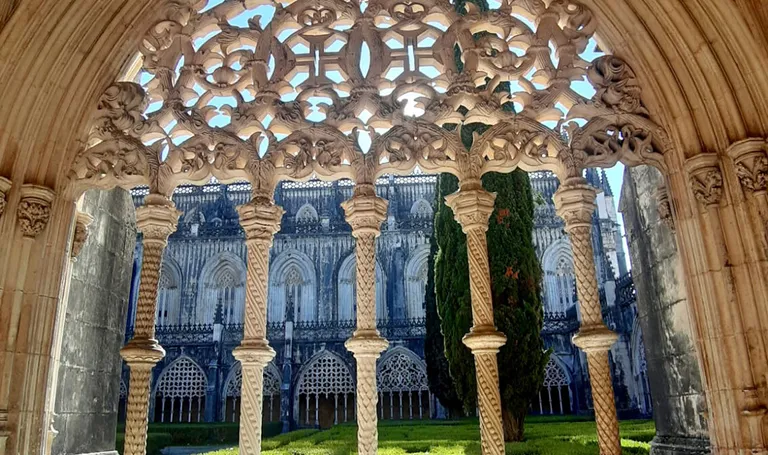 Portugal, Batalha -samostan i crkva Santa Maria da Vitoria s prekrasnim klaustrom