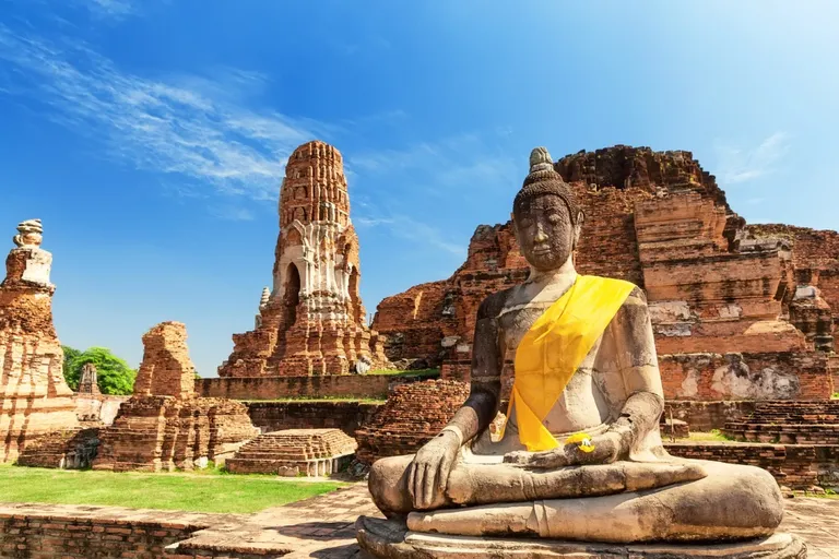 Povijesni hramovi i kip Bude u Ayutthayi
