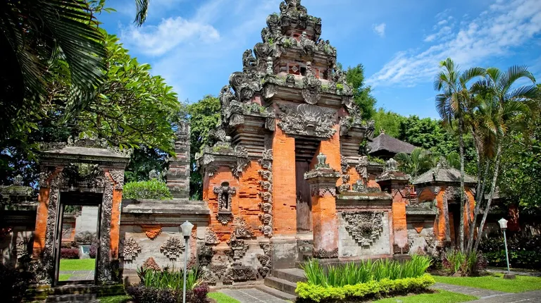 Bali, Denpasar-nikako ne propustite posjet veličanstvenim drevnim hramovima