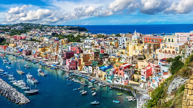 Italija, otok Procida u Napuljskom zaljevu