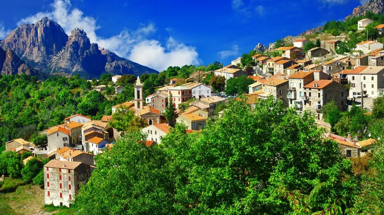 Korzika, Elvisa vilage