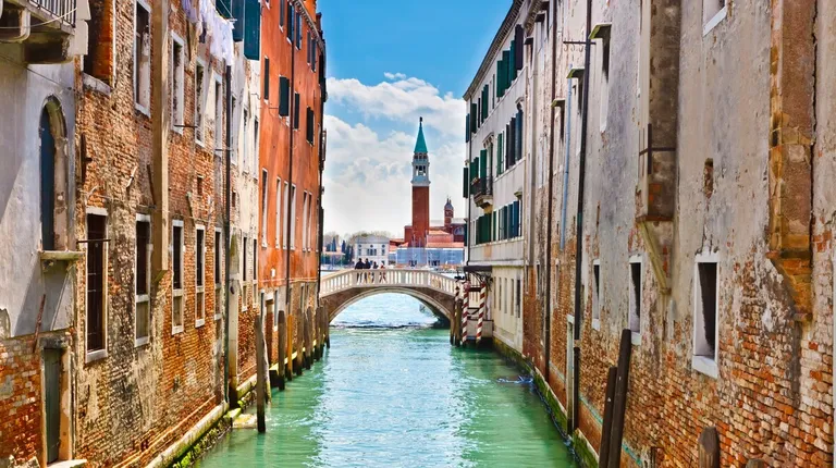 Italija, Venecija- grad na kanalima