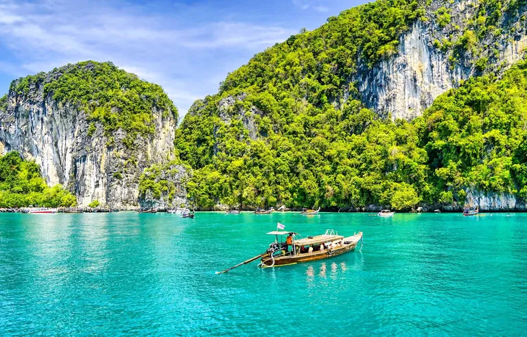 Tirkizno more i stijene na Phi Phi Islands