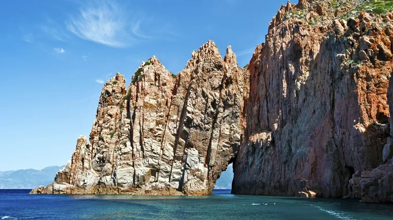 Korzika, stijene Capo rosso rocks