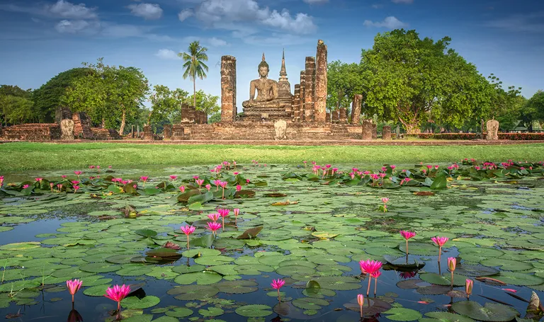 Tajland, povijesni park Sukhothai ca 430 km sjeverno od Bangkoka