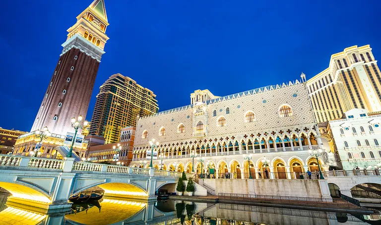 Macau, The Venetian hotel i casino -luksuzni hotel i kockarnice po uzoru na Las Vegas