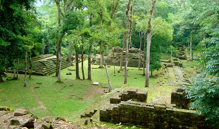 Honduras, ruševine drevnog hrama Maja