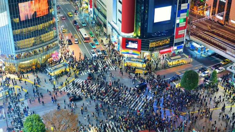 Japan, Tokyo – poznato križanje Shibuya, najprometnije raskrižje na svijetu