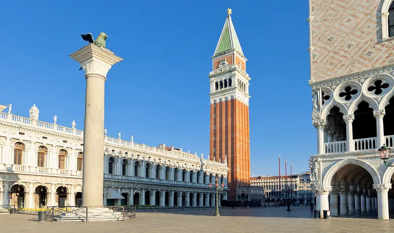 Italija, Venecija-Trg sv. Marka s kampanilom i Duždevom palačom
