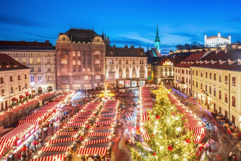 Božićni sajam u Bratislavi – program putovanja Prag, Beč i Bratislava
