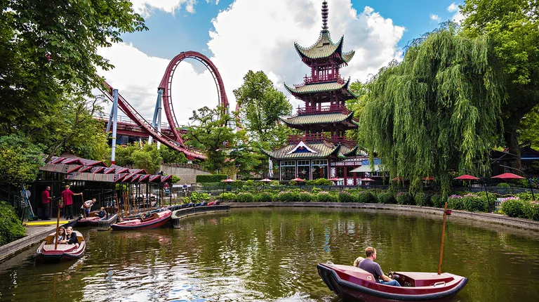 Kopenhagen, zabavni park Tivoli iz davne 1843 g., s 4,5 milijuna posjetitelja na godinu
