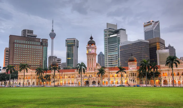 Malezija, Kuala Lumpur – zgrada Sultan Abdul Samad i crkva Sv. Marije na trgu Merdeka