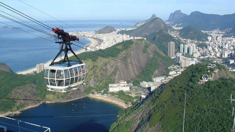 Brazil – Rio de Janeiro, poznata panoramska žičara koja vozi do Šećerne glave