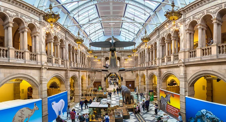 Škotska, Glasgow – umjetnička galerija i muzej Kelvingrove-jedna od najpopulanijih atrakcija grada