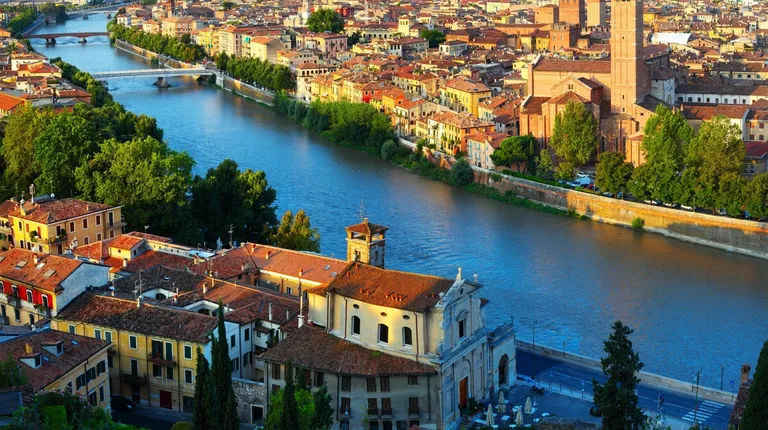 Italija, Verona-mostovi na rijeci Adige