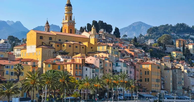 Azurna obala sa St. Tropezom