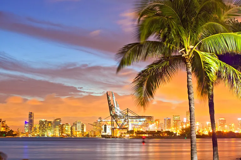 Florida, Miami – pogled na osvjetljen grad