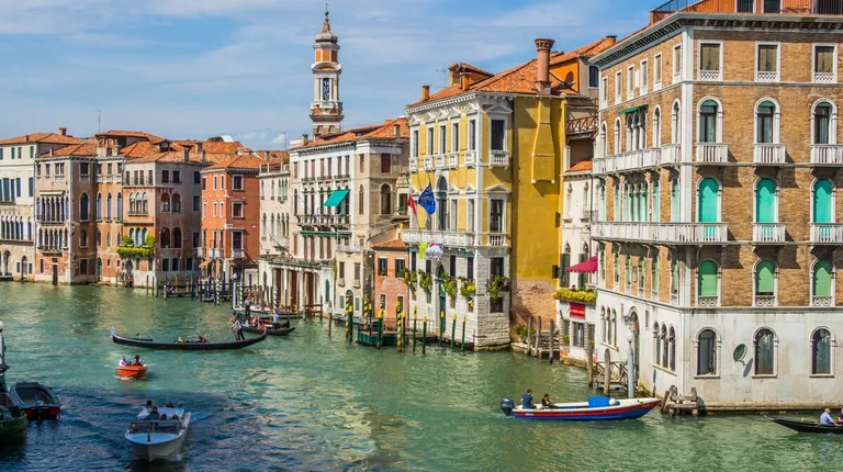 Italija, Venecija-grad na vodi