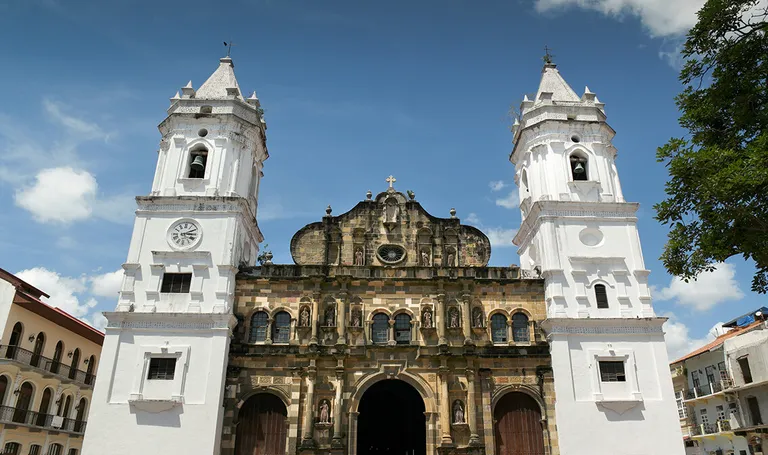 Panama, Panama- katedrala na Plazi Mayor Casco Antig