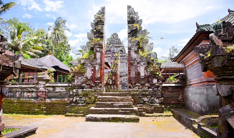 Bali, Tampaksiring-hram Pura Mengening