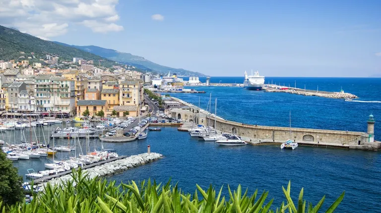 Korzika, Bastia-autentičan korzikanski grad s korzikanskom „dušom“